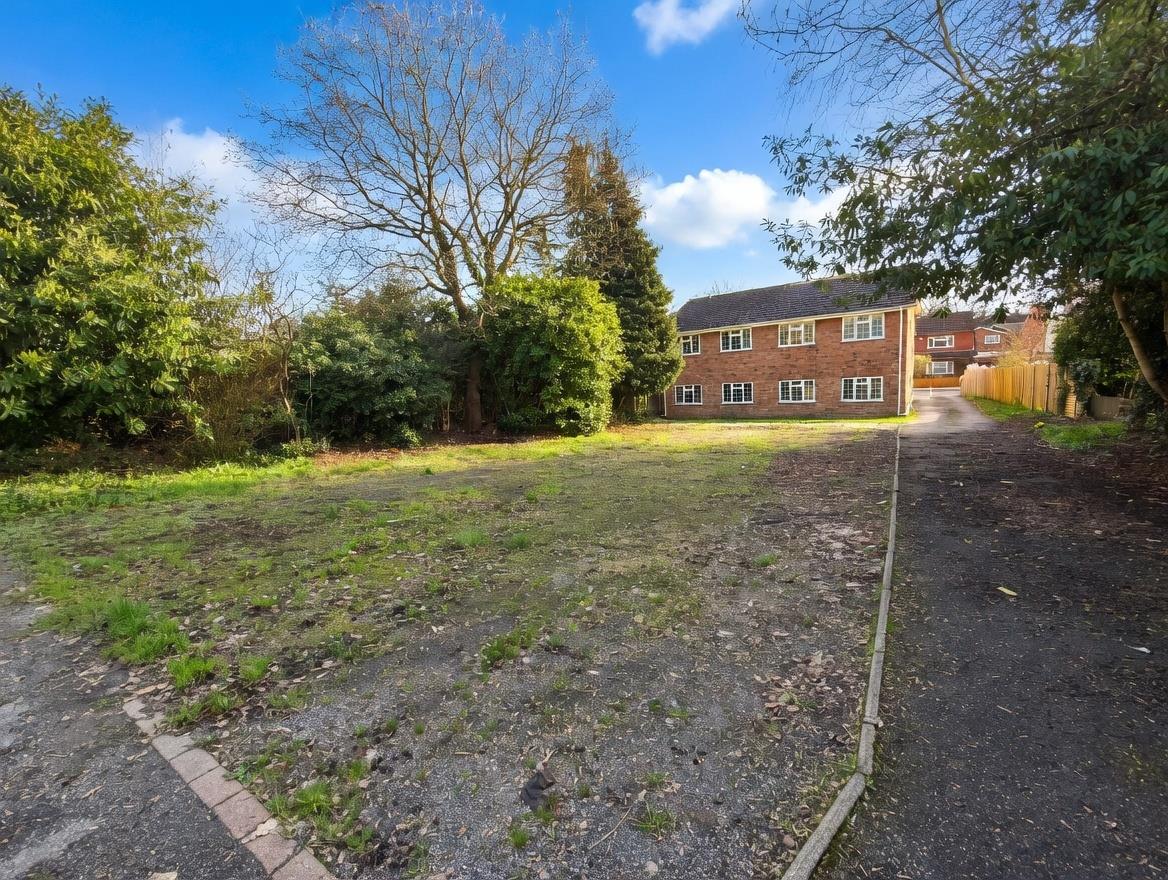 Connaught Road, Fleet